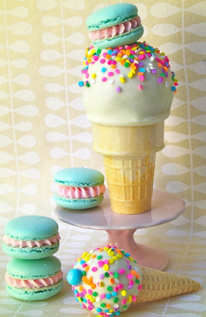 Cake-Cones-with-Cotton-Candy-Macs1